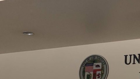 El alcalde Eric Garcetti habla acerca del problema de indigencia en conferencia de prensa el miércoles. (Suministrada)