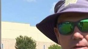 El entrenador Jeff Robbins, quien dirige al equipo de fútbol americano de la Escuela Preparatoria Warren, fue suspendido.