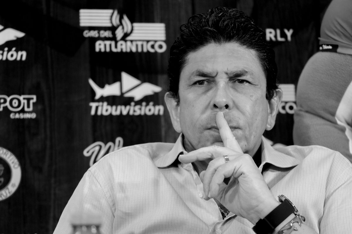Fidel Kuri, el oscuro presidente del Veracruz que adeuda a sus jugadores y empleados.