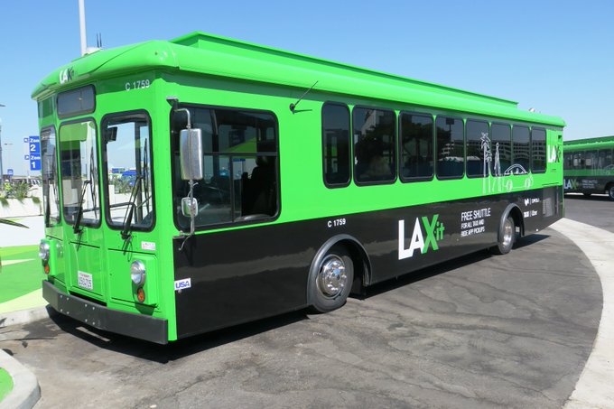 El colectivo LAX-it es gratis y llegarán a las terminales cada 3 o 5 minutos a recoger pasajeros. / twitter: @flylaxairport.