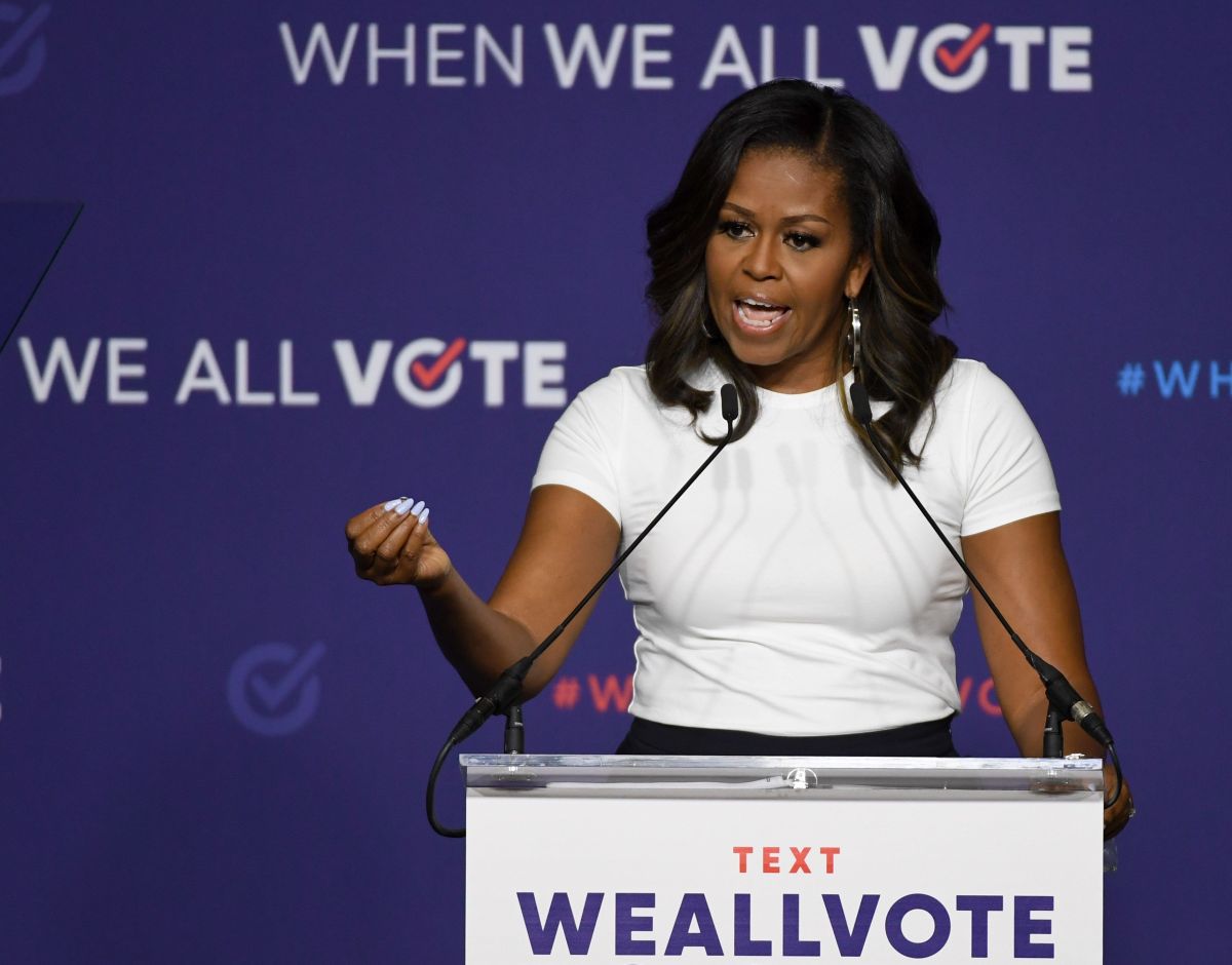 Michelle Obama pidió a sus seguidores que convencieran a todos sus conocidos.
