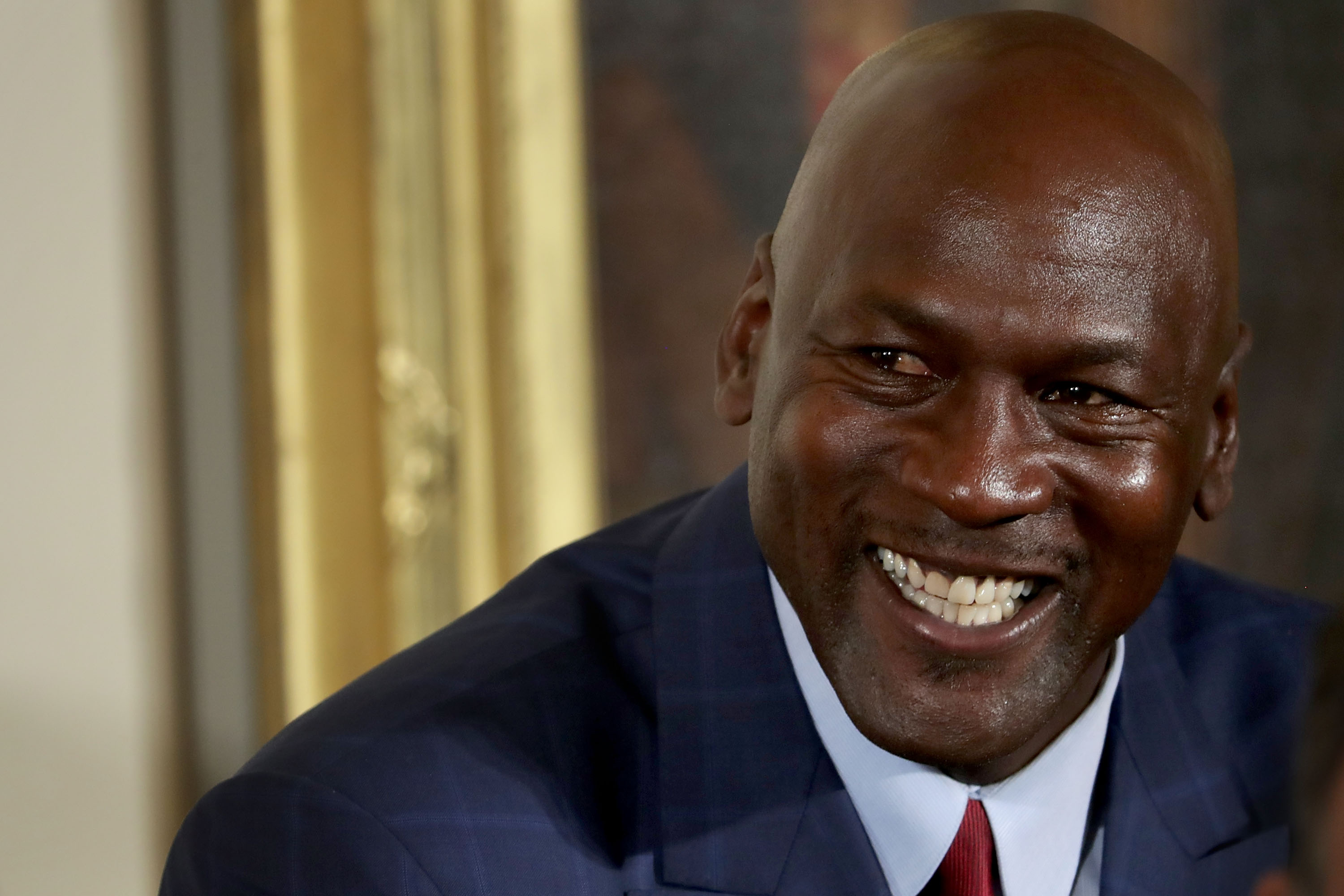 ¿En qué gasta su fortuna Michael Jordan, el deportista multimillonario
