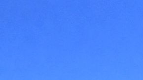 Kim Kardashian junto a su hermana Khloé.