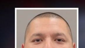 Manuel García, de 38 años, (izq) golpeó al entrenador.