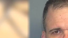 Las autoridades descubrieron la pornografía infantil y en varias de las imágenes aparecía el acusado cometiendo el asalto sexual.