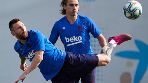 Lionel Messi se ha entrenado al parejo del grupo confirmando que estará disponible para el partido ante el Inter.