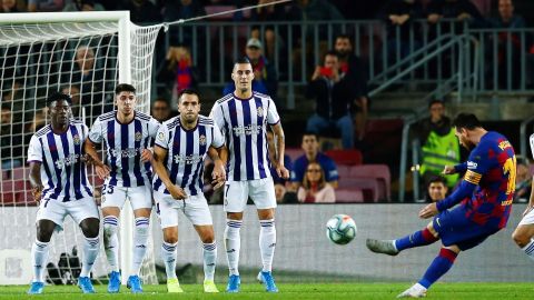 El gol 50 de tiro libre de Lionel Messi fue, para no variar, otra obra de arte.