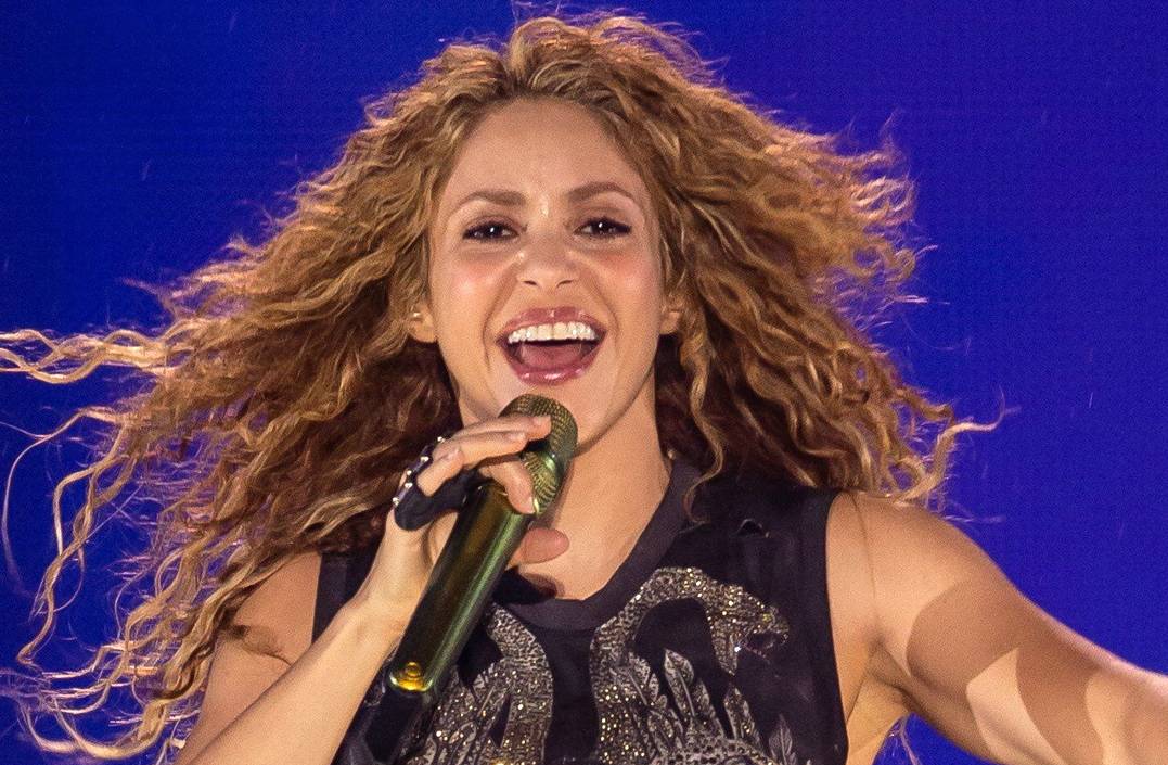 Shakira sorprende a sus admiradores por la sensual forma de cantar “Tutu” - La Opinión