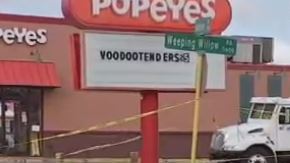 Los sospechosos se escaparon en una camioneta SUV con el dinero, pero no se ha dicho la cantidad que fue robada.