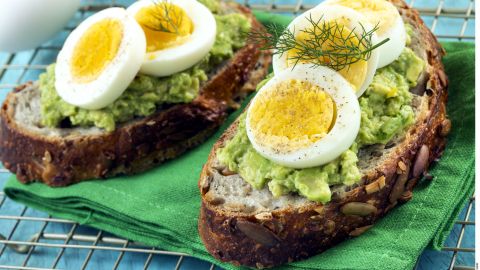 Toast de aguacate y huevo