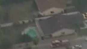 Casas dañadas y personas heridas dejó el incendio en San Bernardino.