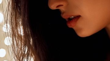 La mujer le confesó que presentaba síntomas de coronavirus.