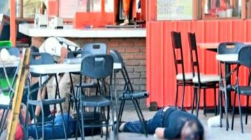 Sicarios del narco matan a 4 mientras comían tacos, 2 eran policías