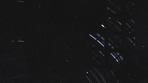 La astronauta Christina Koch capturó estas imágenes apiladas para mostrar todas las cosas increíbles que se ven desde la EEI.