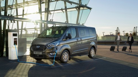 La FORD TRANSIT CUSTOM PLUG-IN HYBRID cuenta con un motor diésel y uno eléctrico
