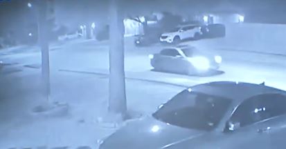 Las autoridades dicen que en otro video se observa a ese mismo vehículo entrar al vecindario antes de que se hiciera la llamada de emergencia al 911.