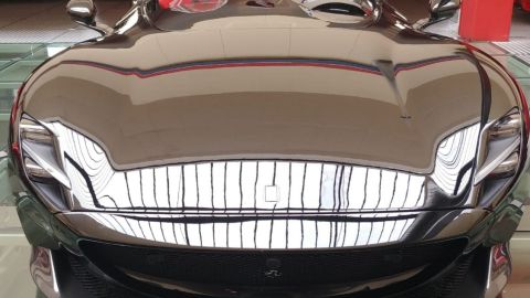 El autorregalo de "Ibra" es un Ferrari Monza SP2.
