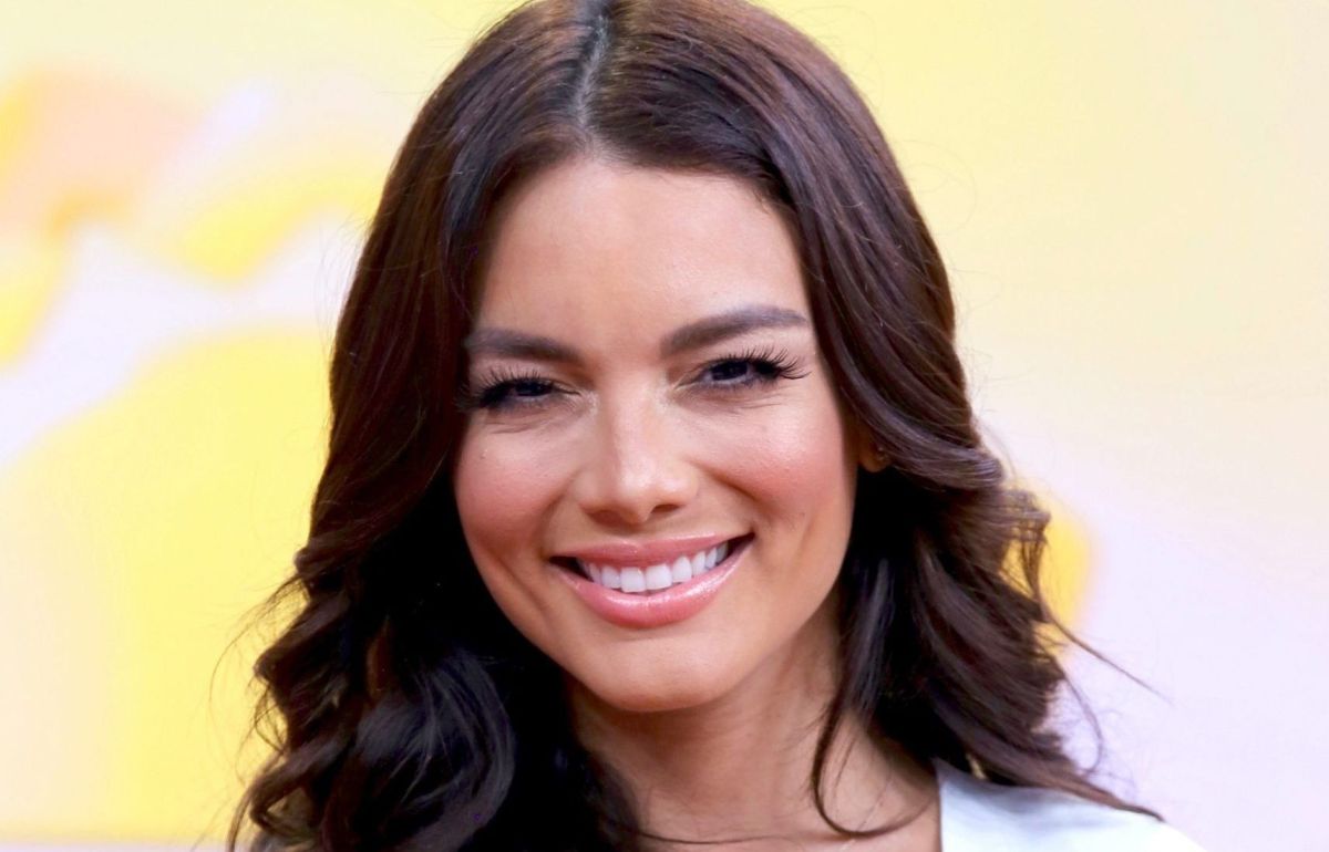 Zuleyka Rivera set the networks on fire by showing off her great body in a white bikini for her birthday
