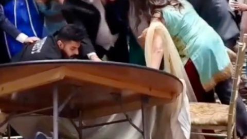 Violentas imágenes de una pelea durante una ceremonia de boda.