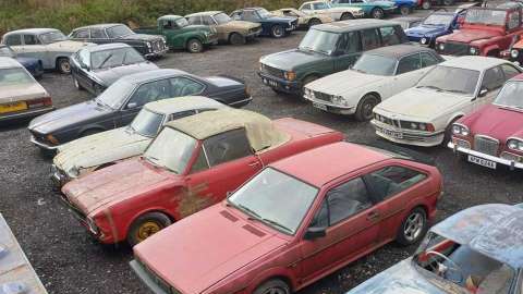 Más de 130 autos son hallados por error en Inglaterra