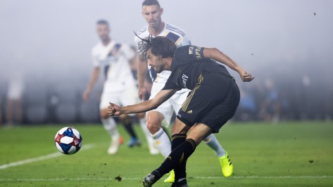 Vela, astro del LAFC, está satisfecho con su temporada.