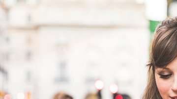 Caminar y escribir un mensaje de texto... ¿quién no lo ha hecho?