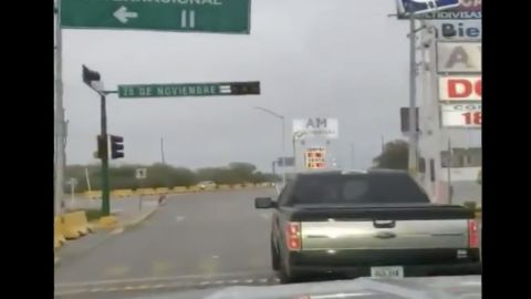 Acusan a autoridades de aliarse a narcos y criminales para cobrar dinero a mexicanos que cruzan frontera