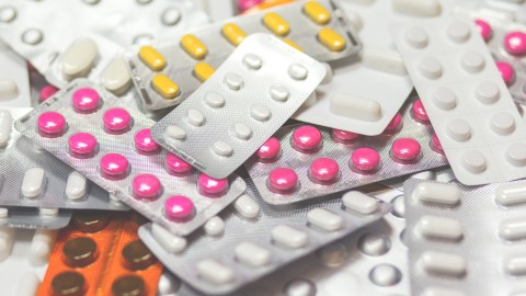 Cómo las decisiones de Trump podrían afectar los precios de la salud y cadenas de suministro
