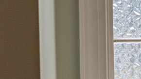 La anciana logró protegerse del frío gracias a un calentador eléctrico.