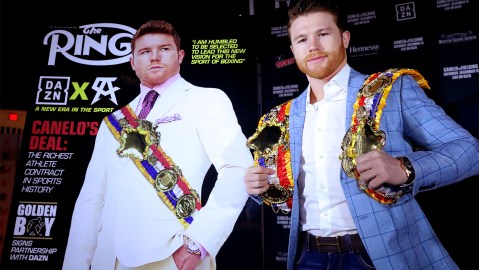 'Canelo' Álvarez en una portada de la revista The Ring en 2018.