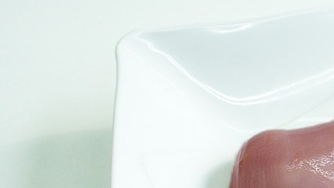 Refrigerar disminuye pero no detiene el crecimiento de bacterias en descomposición.