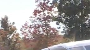 El piloto pudo dirigir el avión al terreno vacío donde se estrelló y así no causar daños en los vecindarios de la zona.