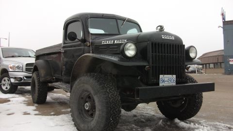 Dodge_Power_Wagon_WM-300