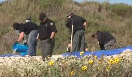 La policía no ha dado mayores detalles, o si las víctimas estan relacionadas con el caso de una pareja desaparecida de New Hampshire.
