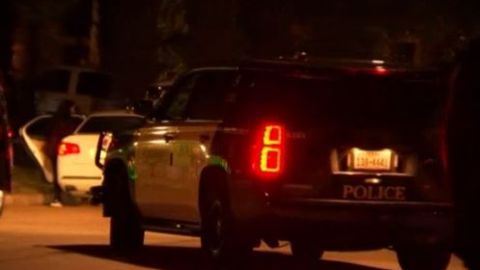 La mujer fue pronunciada muerta en la escena.