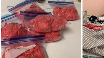 En las fotos se observan condones, enjuagues bucales, colchones sobre el suelo y maletas, entre otras cosas.