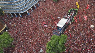 MIles de personas celebraron en Río de Janeiro.