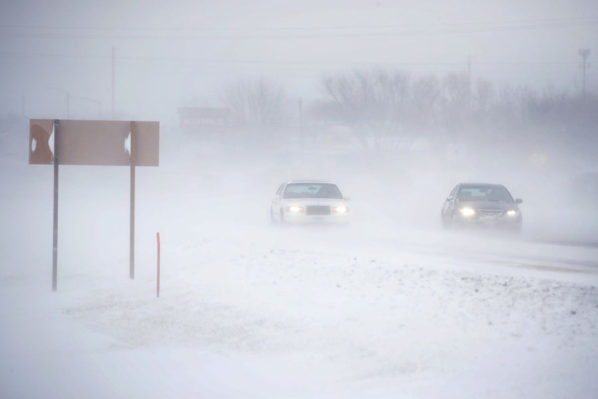 Quienes viajen deben tener en cuenta carreteras cerradas por nevadas.