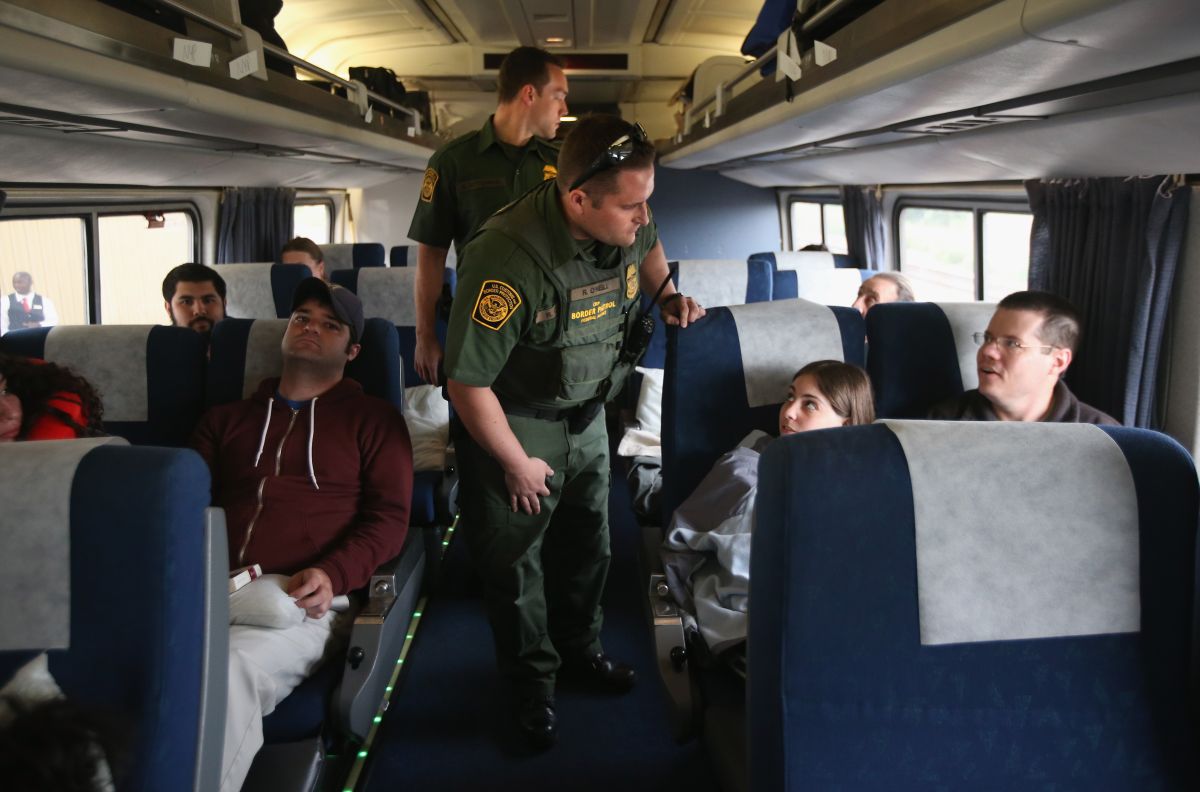 Patrulla Fronteriza Arresta A Seis Indocumentados En Estación De Tren La Opinión 2024