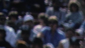 Tom Flores como entrenador de los Raiders de Los Ángeles en 1986. /George Rose/Getty Images