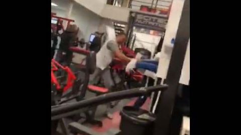 La trifulca se reportó  este jueves en Ab Salute Gym, de Brentwood.