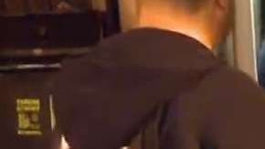 Los oficiales buscaban al padre de un menor.