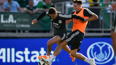 Javier 'Chicharito' Hernández y Héctor Herrera se enfrentaron hoy con sus respectivos clubes.