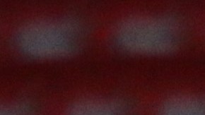 Michelle González, cuando jugaba para León, disputando un balón con Miriam Castillo de Chivas.