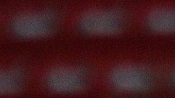 Michelle González, cuando jugaba para León, disputando un balón con Miriam Castillo de Chivas.