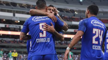 Cruz Azul venció a León 1-0 con lo que se niega a morir y mantiene el sueño de una Liguilla.