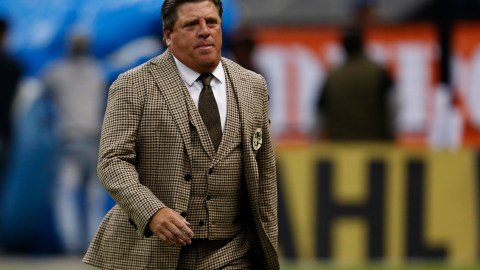 El arquero dio la cara por el técnico tras los rumores que apuntan a su salida del equipo.