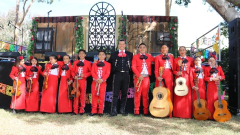 Juan Ignacio Zepeda, beneficiario de DACA, y creador del mariachi de niños Lluvia y Fuego en el Valle de San Fernando. (Foto suministrada)