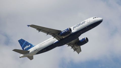 Foto de archivo de un avión de JetBlue.