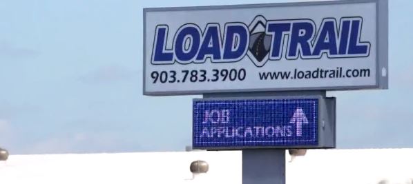 En el 2014, Load Trail pagó una fianza de casi medio millón de dólares por haber contratado trabajadores indocumentados, según un reporte federal.